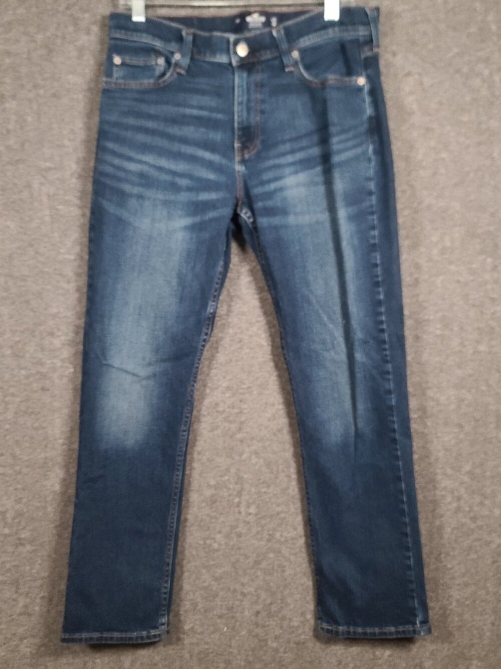 Hollister Men's Size 32x30 Medium Wash Slim Straight Jeans